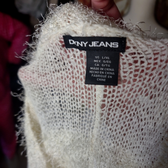 Fuzzy White Poncho - Picture 4 of 5